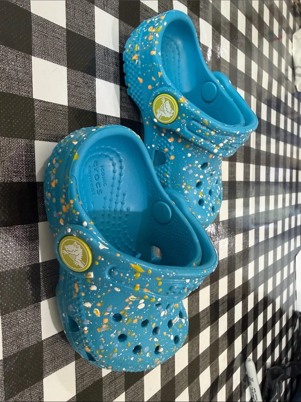 CROCS Kids Classic Clog in Turquoise with White & Orange Splatter